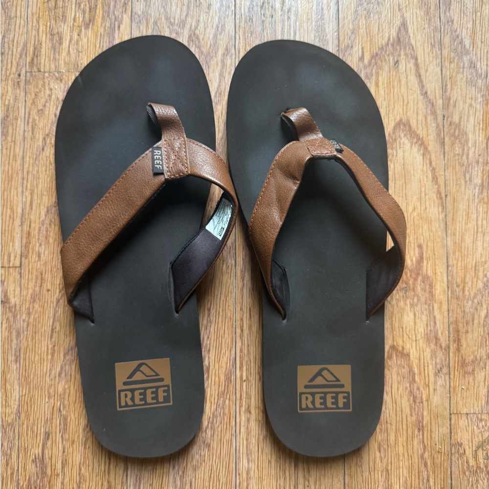 Reef Men's Tan and Black Flip Flops Size 10 - Picture 7 of 9